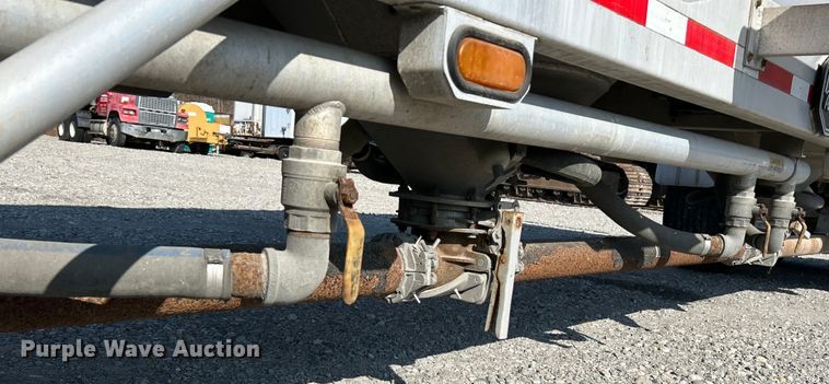 image for item EK4194 2014 Mac  TN1050APB pneumatic dry bulk trailer