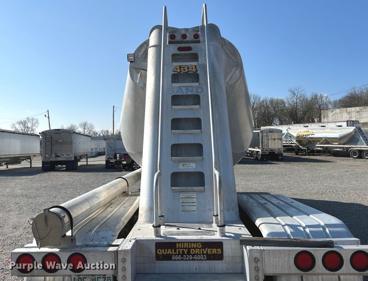 image for item EK4194 2014 Mac  TN1050APB pneumatic dry bulk trailer