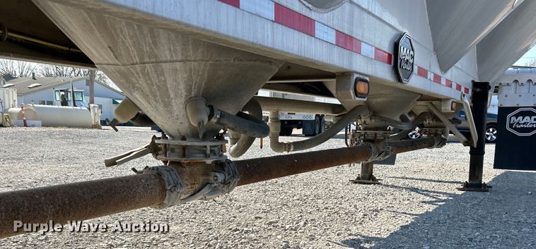 image for item EK4194 2014 Mac  TN1050APB pneumatic dry bulk trailer