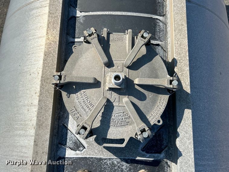 image for item EK4194 2014 Mac  TN1050APB pneumatic dry bulk trailer