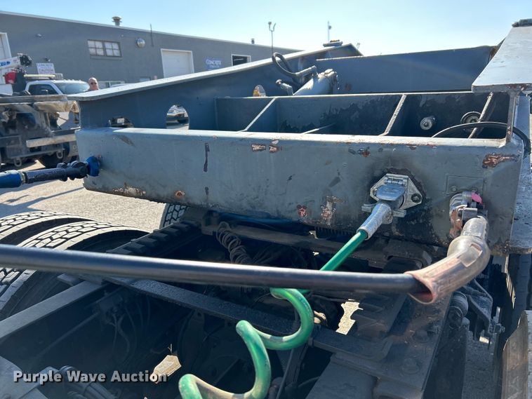 image for item EK4273 1993 Dynaweld  lowboy equipment trailer