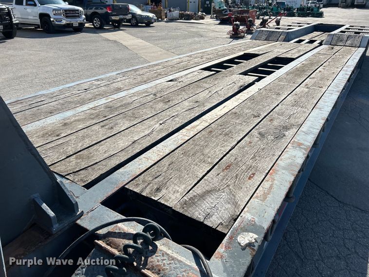 image for item EK4273 1993 Dynaweld  lowboy equipment trailer