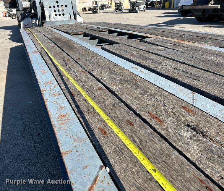 image for item EK4273 1993 Dynaweld  lowboy equipment trailer