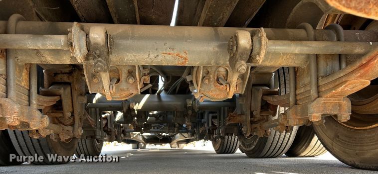 image for item EK4273 1993 Dynaweld  lowboy equipment trailer