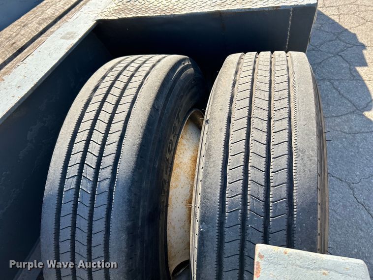 image for item EK4273 1993 Dynaweld  lowboy equipment trailer