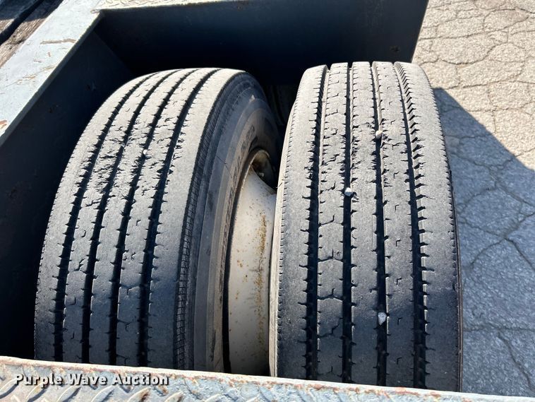 image for item EK4273 1993 Dynaweld  lowboy equipment trailer