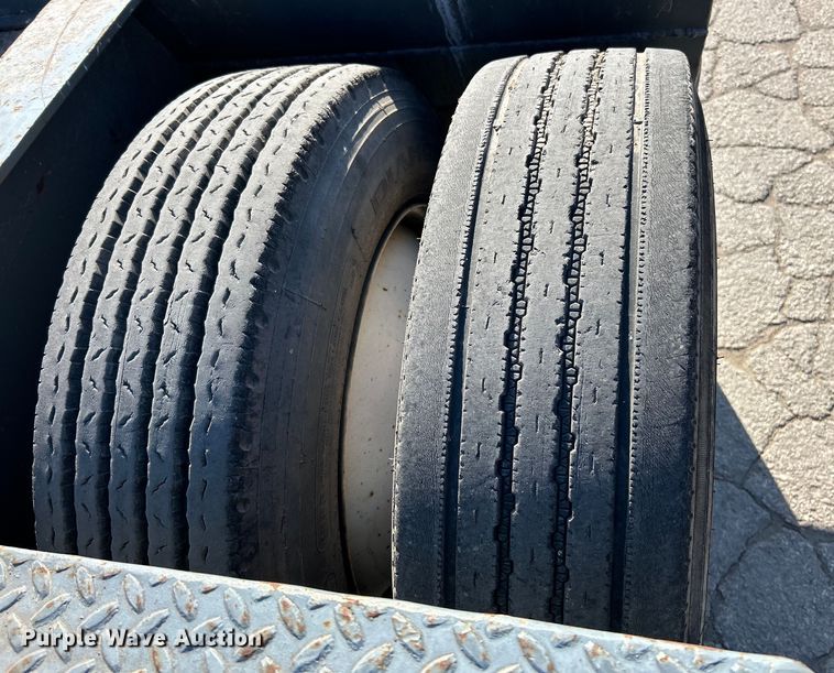 image for item EK4273 1993 Dynaweld  lowboy equipment trailer