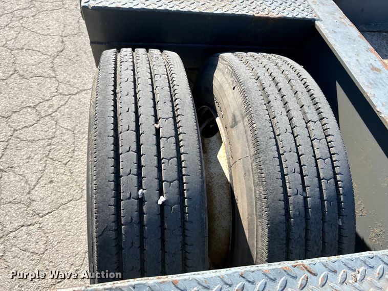 image for item EK4273 1993 Dynaweld  lowboy equipment trailer