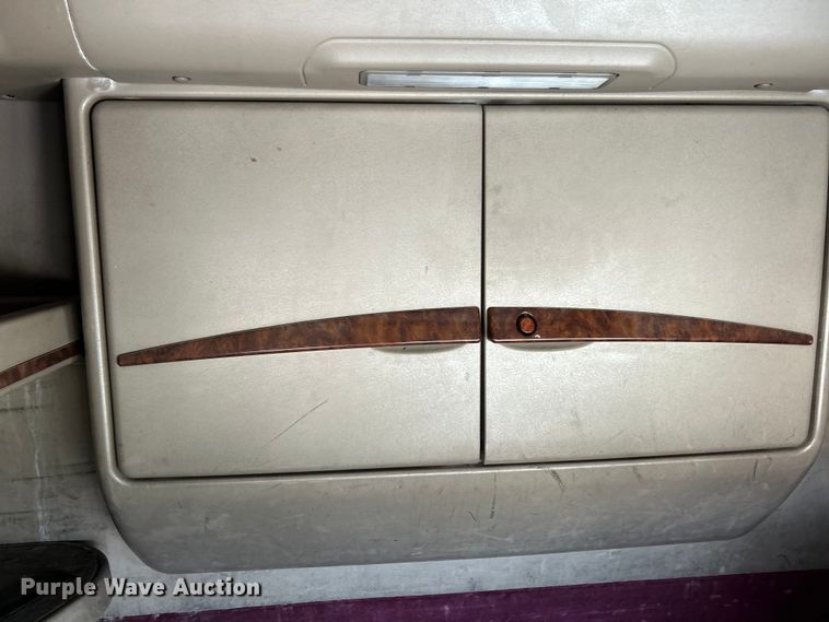 image for item EK4288 2004 International 9400i  semi truck