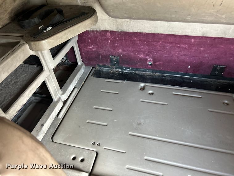 image for item EK4288 2004 International 9400i  semi truck