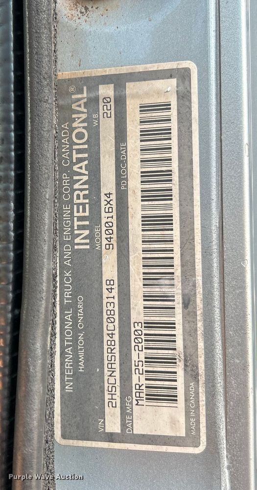 image for item EK4288 2004 International 9400i  semi truck