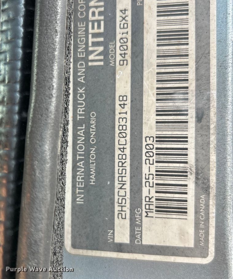 image for item EK4288 2004 International 9400i  semi truck