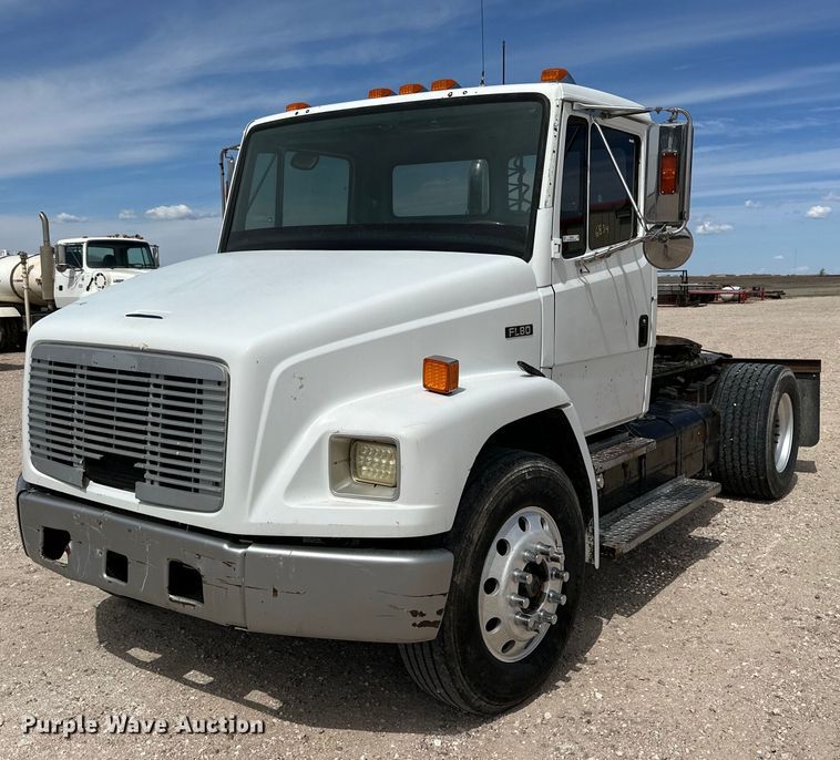 image for item IB9359 1999 Freightliner FL80 semi truck