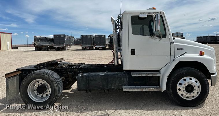 image for item IB9359 1999 Freightliner FL80 semi truck