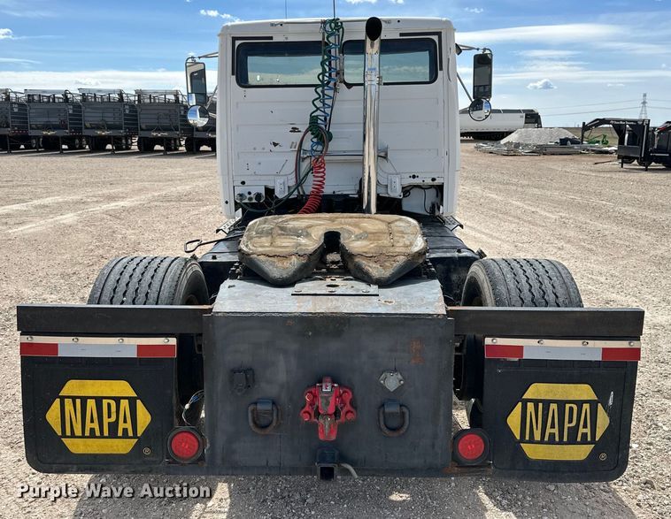 image for item IB9359 1999 Freightliner FL80 semi truck