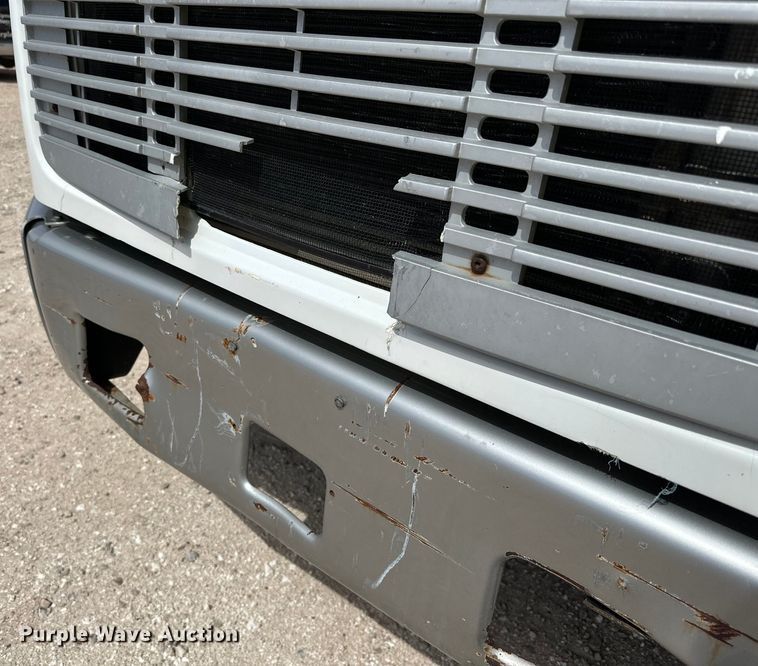 image for item IB9359 1999 Freightliner FL80 semi truck
