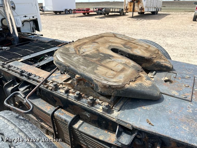 image for item IB9359 1999 Freightliner FL80 semi truck