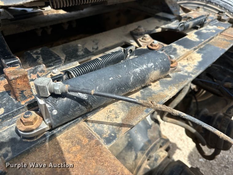 image for item IB9359 1999 Freightliner FL80 semi truck