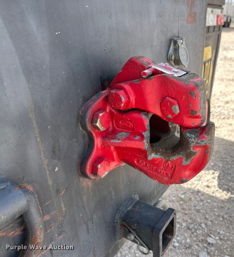 image for item IB9359 1999 Freightliner FL80 semi truck