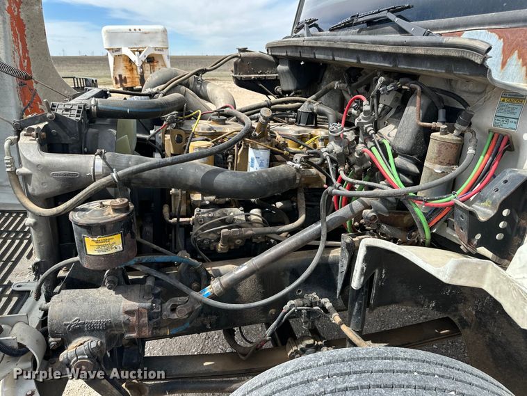 image for item IB9359 1999 Freightliner FL80 semi truck