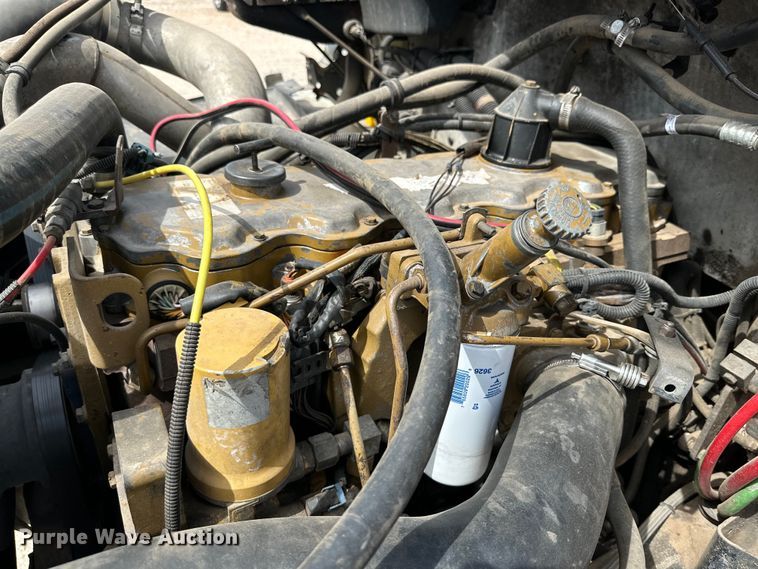 image for item IB9359 1999 Freightliner FL80 semi truck