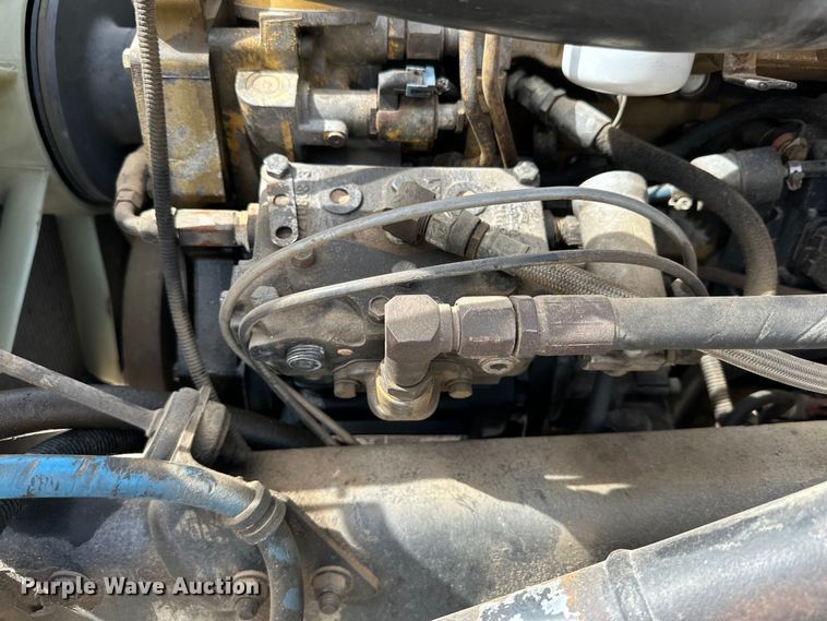 image for item IB9359 1999 Freightliner FL80 semi truck