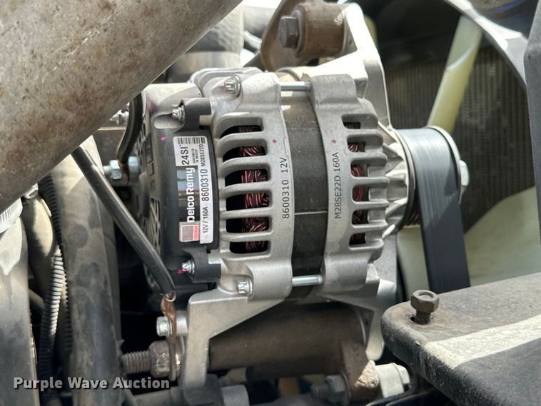 image for item IB9359 1999 Freightliner FL80 semi truck