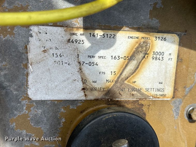 image for item IB9359 1999 Freightliner FL80 semi truck