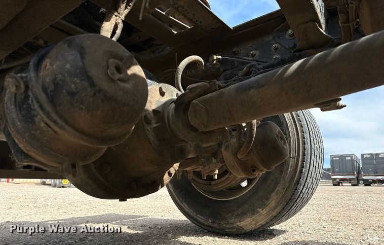 image for item IB9359 1999 Freightliner FL80 semi truck