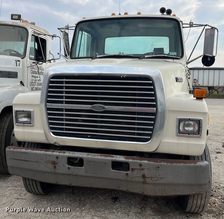 image for item LD9305 1990 Ford L9000 semi truck