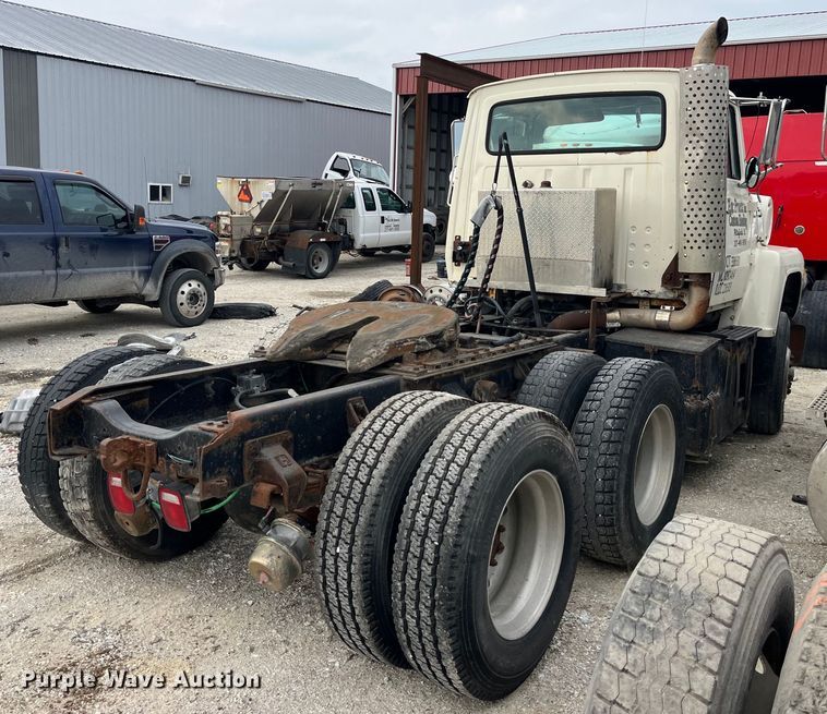 image for item LD9305 1990 Ford L9000 semi truck