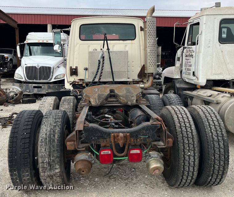 image for item LD9305 1990 Ford L9000 semi truck