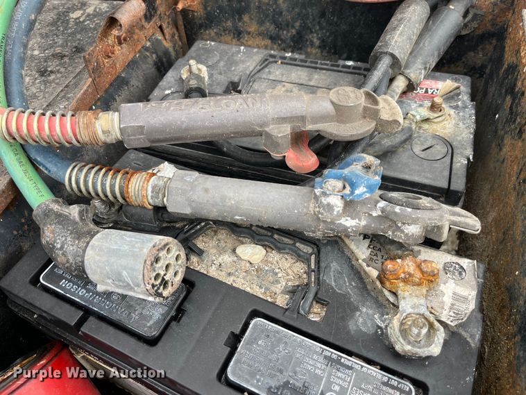 image for item LD9305 1990 Ford L9000 semi truck