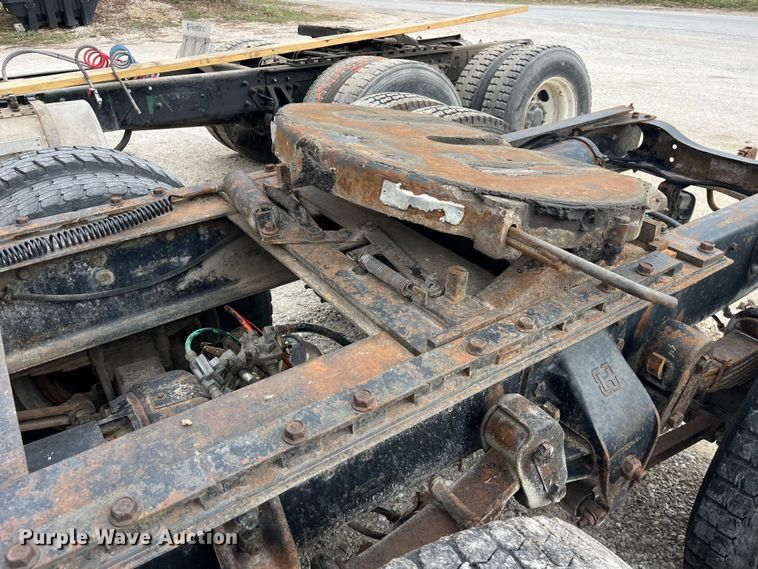 image for item LD9305 1990 Ford L9000 semi truck