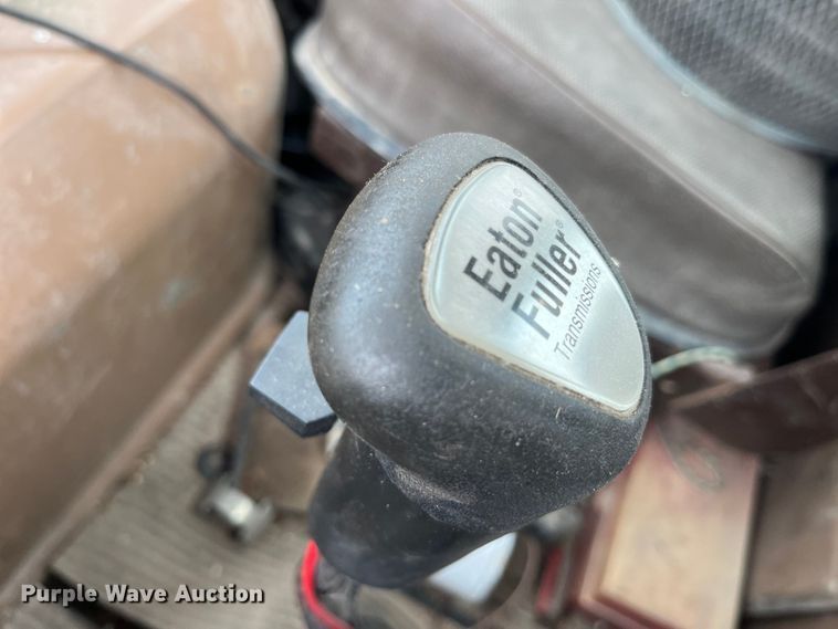 image for item LD9305 1990 Ford L9000 semi truck