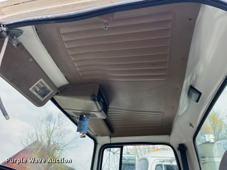 image for item LD9305 1990 Ford L9000 semi truck