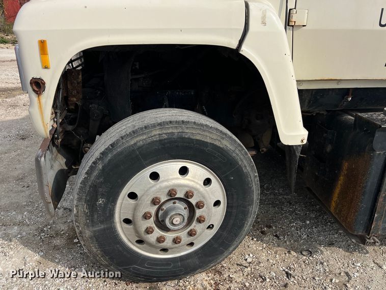 image for item LD9305 1990 Ford L9000 semi truck