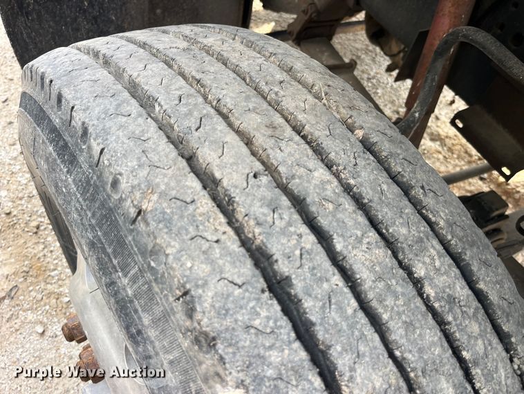 image for item LD9305 1990 Ford L9000 semi truck