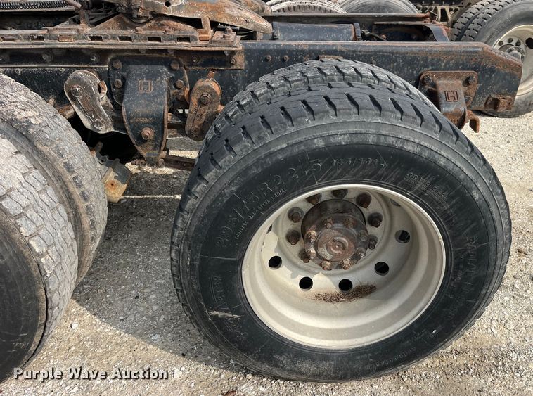 image for item LD9305 1990 Ford L9000 semi truck