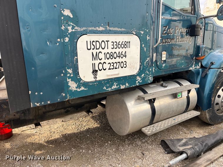 image for item LD9306 2005 International  9400i semi truck