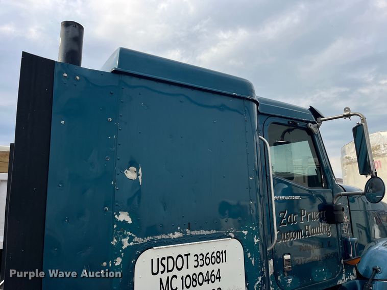 image for item LD9306 2005 International  9400i semi truck