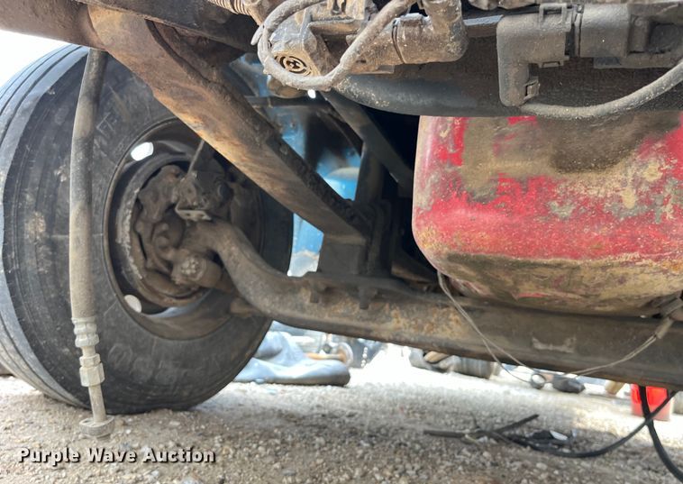 image for item LD9306 2005 International  9400i semi truck