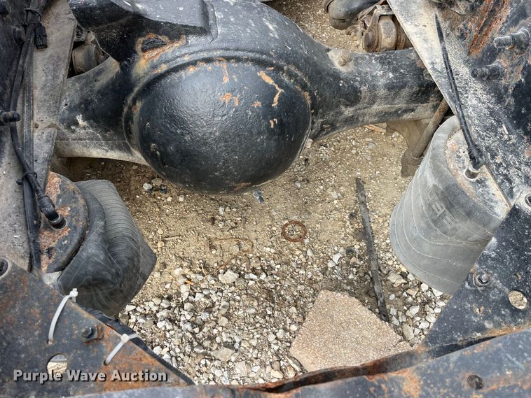 image for item LD9306 2005 International  9400i semi truck