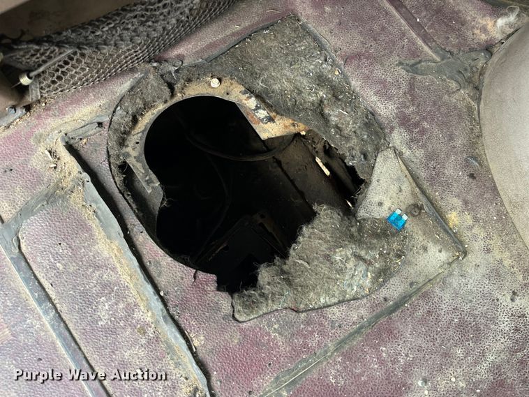 image for item LD9306 2005 International  9400i semi truck