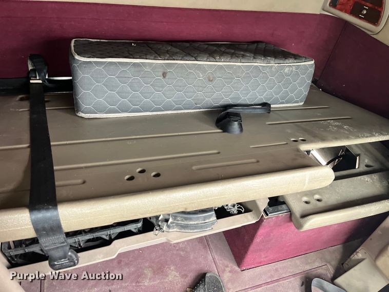 image for item LD9306 2005 International  9400i semi truck