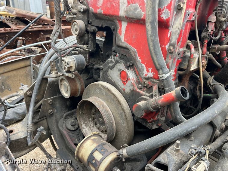 image for item LD9306 2005 International  9400i semi truck