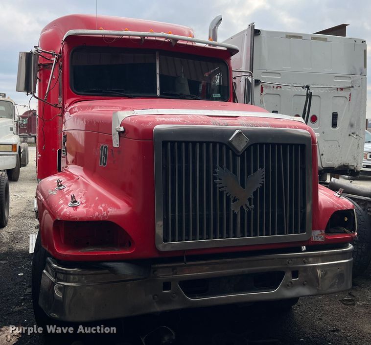 image for item LD9308 1998 International  9400 semi truck