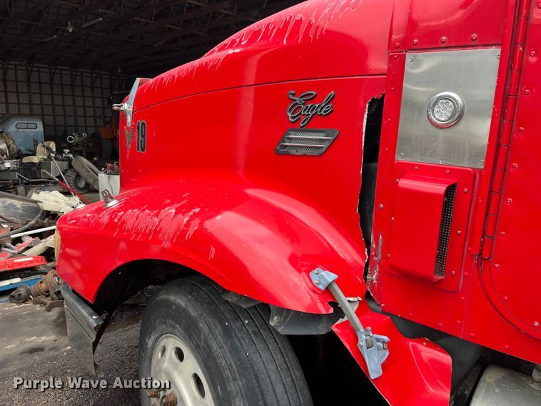 image for item LD9308 1998 International  9400 semi truck