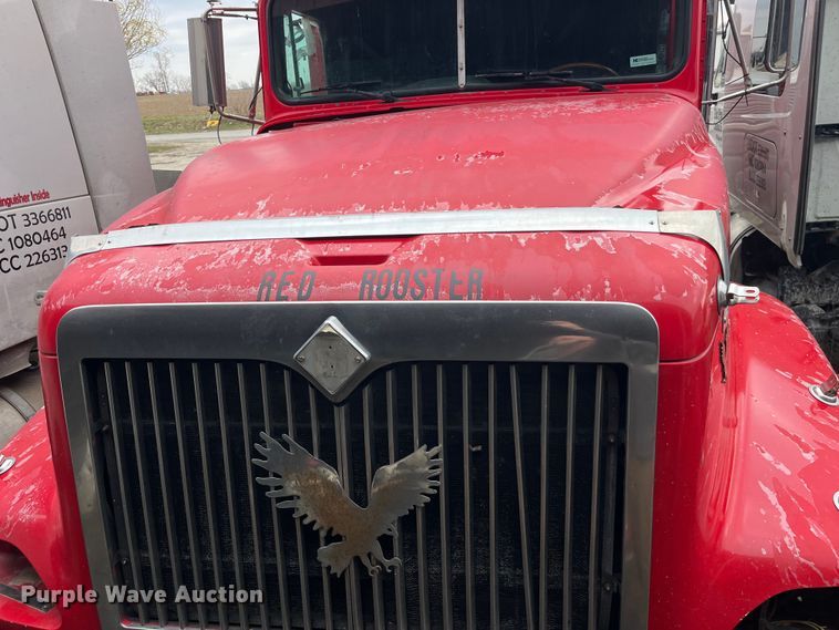 image for item LD9308 1998 International  9400 semi truck