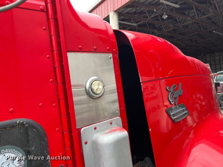 image for item LD9308 1998 International  9400 semi truck